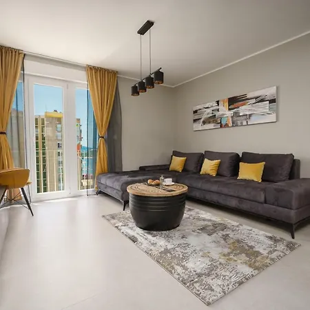 아파트 Mimac - Self Check In!!! 시베니크