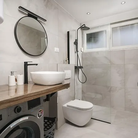 Mimac - Self Check In!!! Lägenhet *